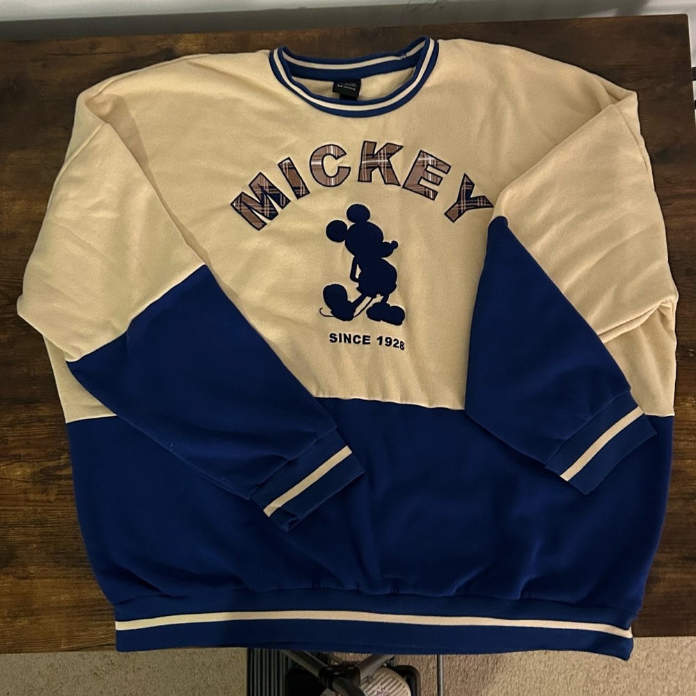 Mickey Mouse Graphic Sweater (Size 3XL)